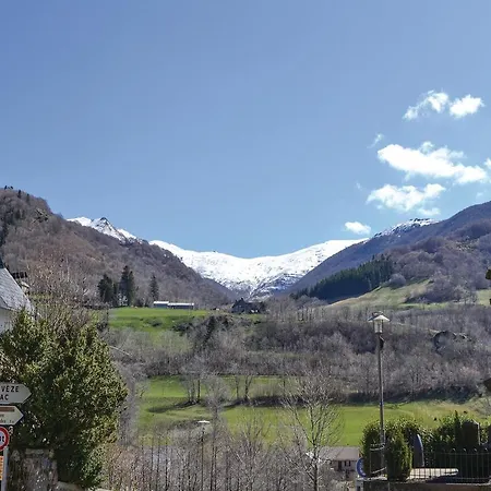 Holiday home Three-bedroom Holiday In St Jacques Des Blats Saint-Jacques-des-Blats